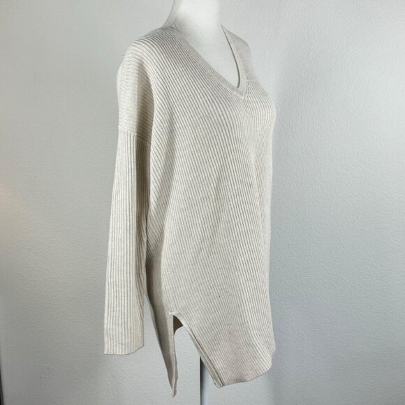 Wrap London Wool Blend Asymmetrical Hem Sweater Size 6 Ivory V Neck - Picture 2 of 10